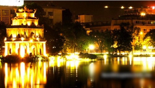 Hình ảnh giáng sinh đẹp tại Hà Nội Với những trung tâm thương mại sầm uất cùng Hồ Gươm lung linh tỏa sáng 6
