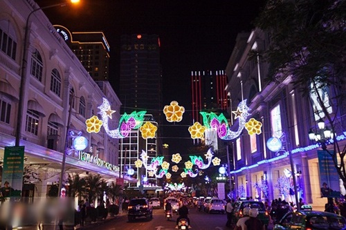 Hình ảnh giáng sinh đẹp tại thành phố Hồ Chí minh cùng những ánh đèn lung linh rạng ngời 16