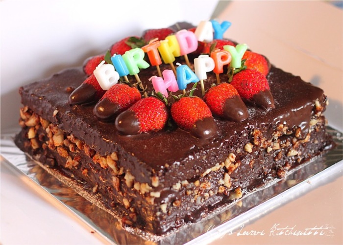 Những hình ảnh bánh sinh nhật đẹp và ấn tượng với hương vị socola 9