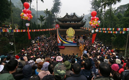 Hình ảnh chùa hương đẹp vào mùa lễ hội rằm tháng giêng 14