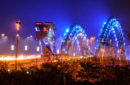 Hình ảnh cầu rồng ở Đà Nẵng phun lửa đẹp mê say 16
