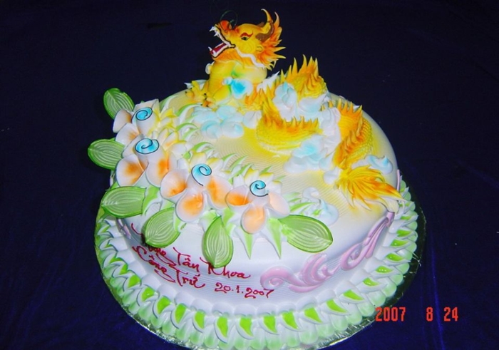 Những chiếc bánh sinh nhật hình con rồng trong vô cùng đáng yêu nhé 2