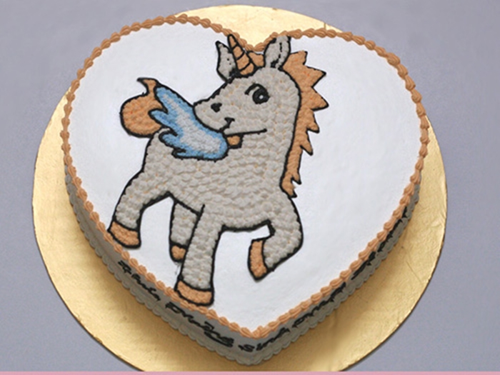 Những hình ảnh bánh sinh nhật hình con ngựa trong đáng yêu và ngộ nghỉnh 10