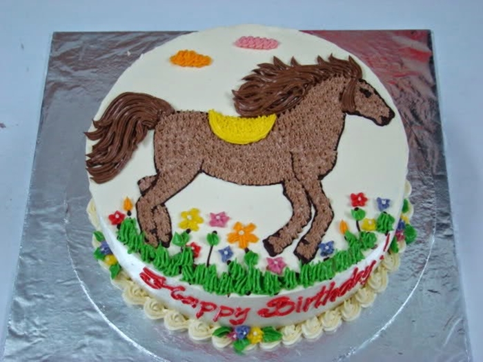 Những hình ảnh bánh sinh nhật hình con ngựa trong đáng yêu và ngộ nghỉnh 6