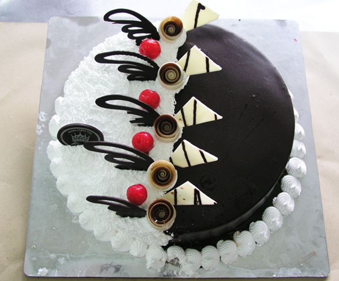 Những hình ảnh bánh sinh nhật hương vị socola dễ thương và vô cùng ấn tượng 11