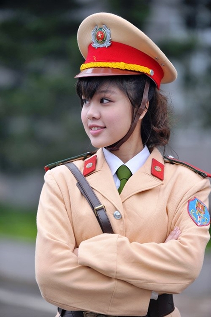 Những hình ảnh girl xinh đáng yêu và duyên dáng trong bộ quân phục 13