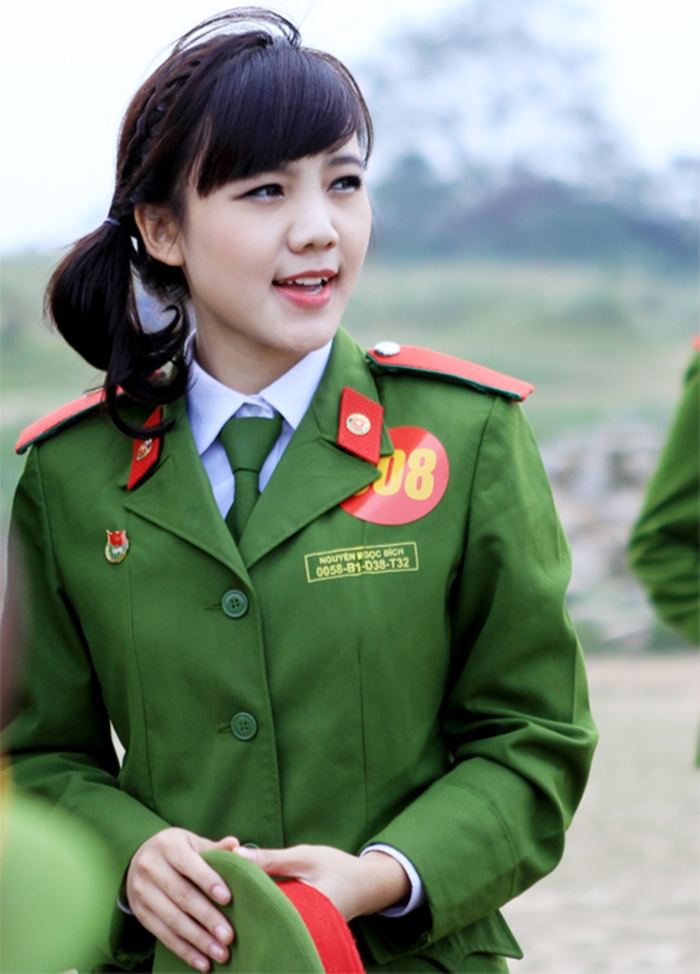Những hình ảnh girl xinh đáng yêu và duyên dáng trong bộ quân phục 2
