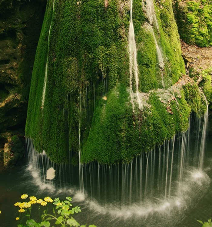 Những hình ảnh thiên nhiên với những dòng thác chảy vô cùng ấn tượng 1