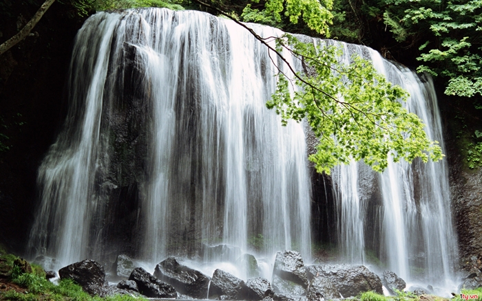 Những hình ảnh thiên nhiên với những dòng thác chảy vô cùng ấn tượng 8