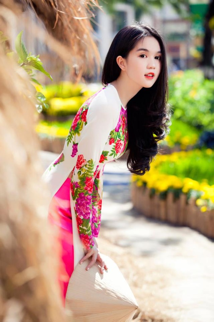Bộ sưu tập hình ảnh girl xinh duyên dáng với chiếc áo dài truyền thống Việt Nam 5