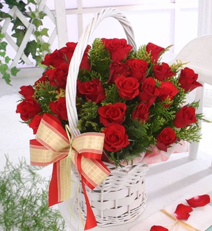 Những giỏ hoa hồng tình yêu dễ thương và xinh xắn dành tặng 20-10 7