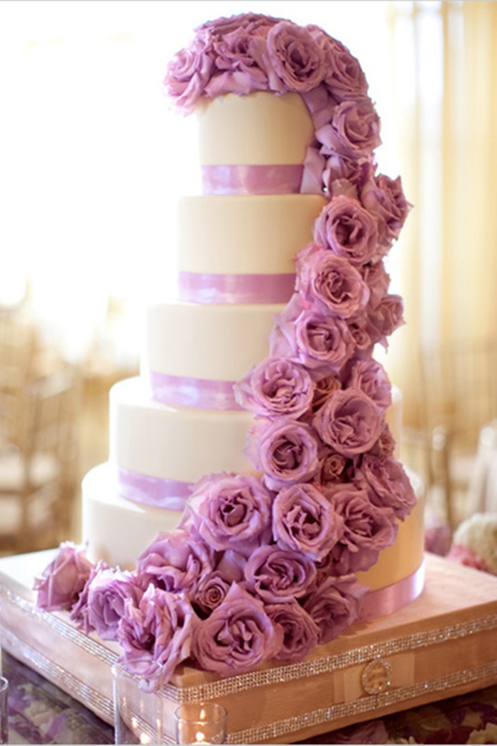 Những hình ảnh bánh kem cưới tuyệt đẹp và vô cùng lãng mạn với tông màu tím 12