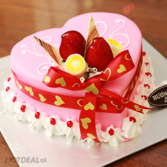 Những hình ảnh bánh sinh nhật hình trái tim lãng mạn và đáng yêu vô cùng 5