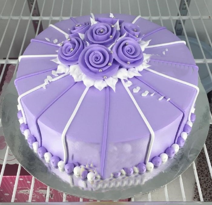 Những hình ảnh bánh sinh nhật màu tím dễ thương và vô cùng ấn tượng 10