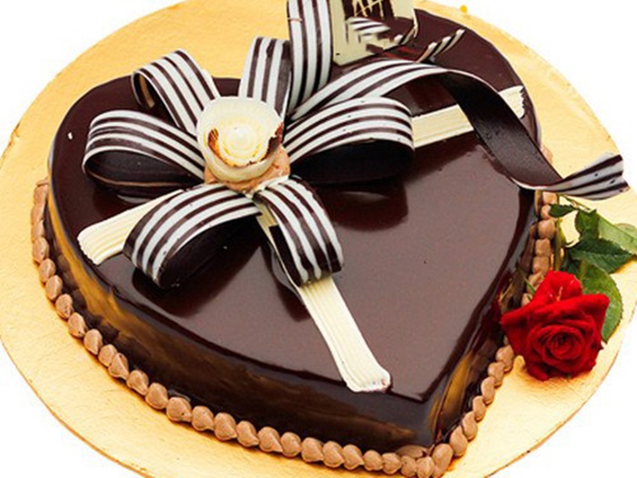 Những hình ảnh bánh sinh nhật trái tim socola ngọt ngào nhất 7