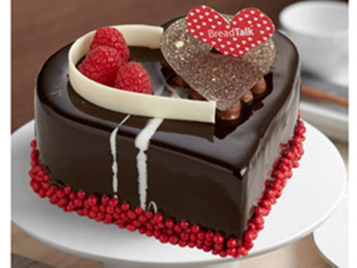 Những hình ảnh bánh sinh nhật trái tim socola ngọt ngào nhất 9
