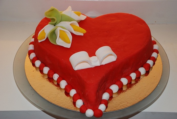 Những hình ảnh bánh sinh nhật hình trái tim tặng người yêu tuyệt đẹp 2