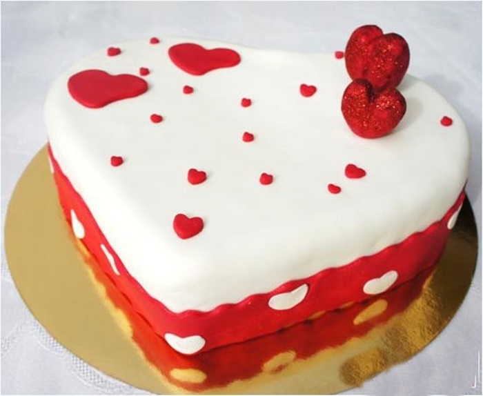 Những hình ảnh bánh sinh nhật hình trái tim tặng người yêu tuyệt đẹp 8
