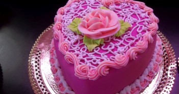 Những hình ảnh bánh sinh nhật màu hồng vô cùng dễ thương và lãng mạn 2