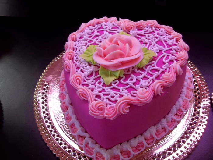 Những hình ảnh bánh sinh nhật màu hồng vô cùng dễ thương và lãng mạn 2