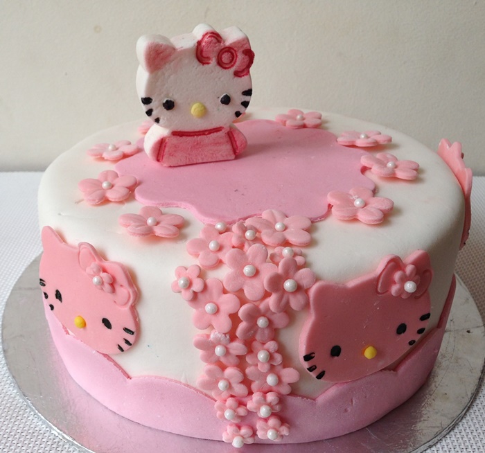Những hình ảnh bánh sinh nhật màu hồng vô cùng dễ thương và lãng mạn 7