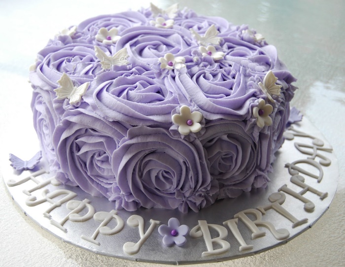 Những hình ảnh bánh sinh nhật với màu tím lãng mạn sẽ là sự lựa chọn tuyệt vời 3