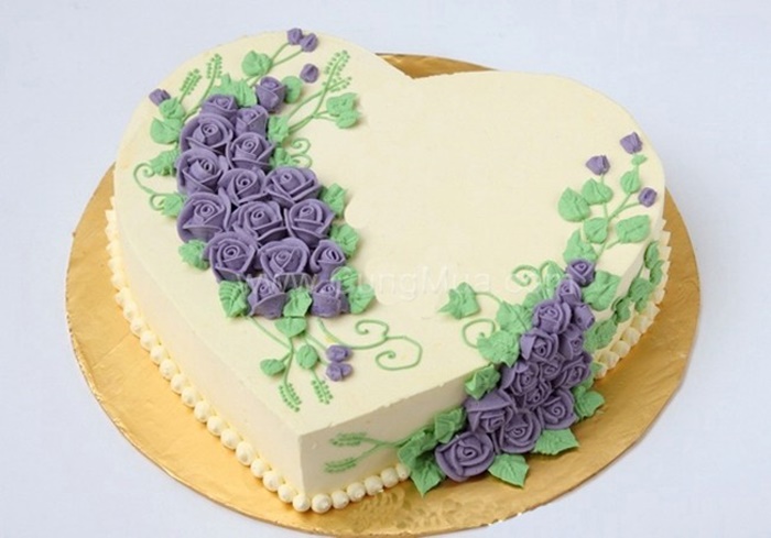 Những hình ảnh bánh sinh nhật với màu tím lãng mạn sẽ là sự lựa chọn tuyệt vời 6