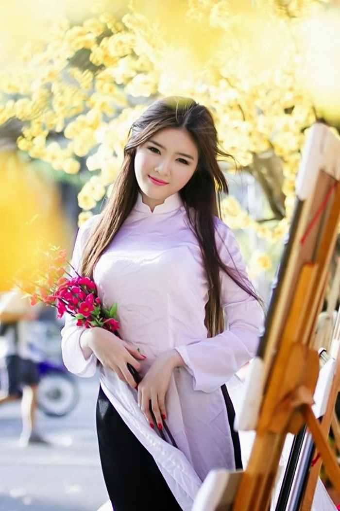Những hình ảnh hot girl đẹp duyên dáng trong tà áo dài Việt Nam 5