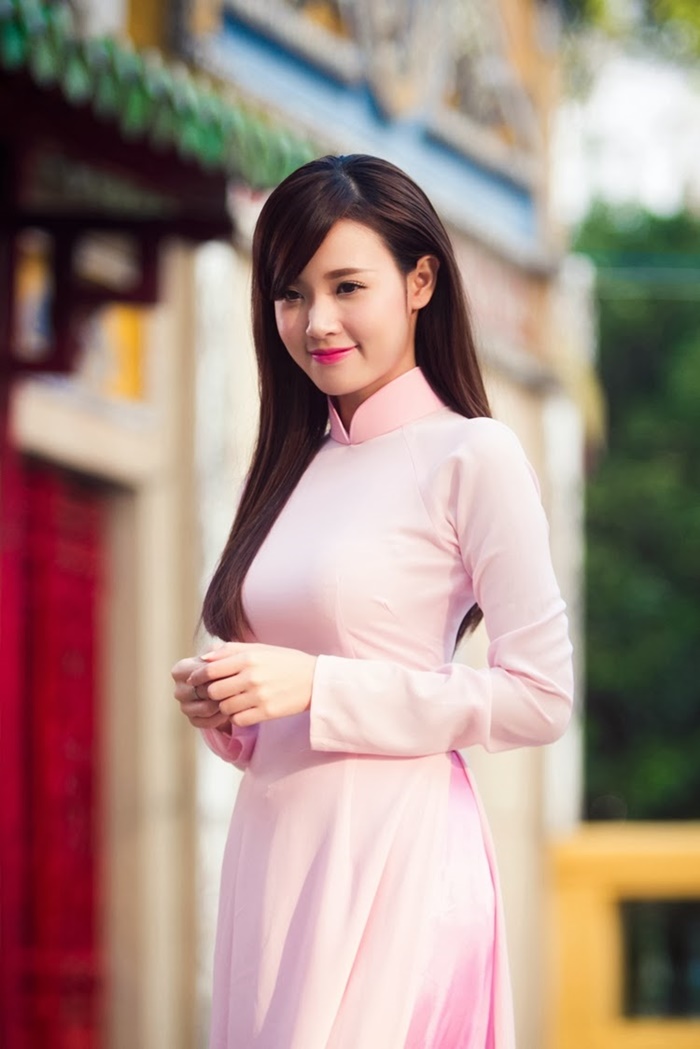 Những hình ảnh hot girl đẹp duyên dáng trong tà áo dài Việt Nam 8