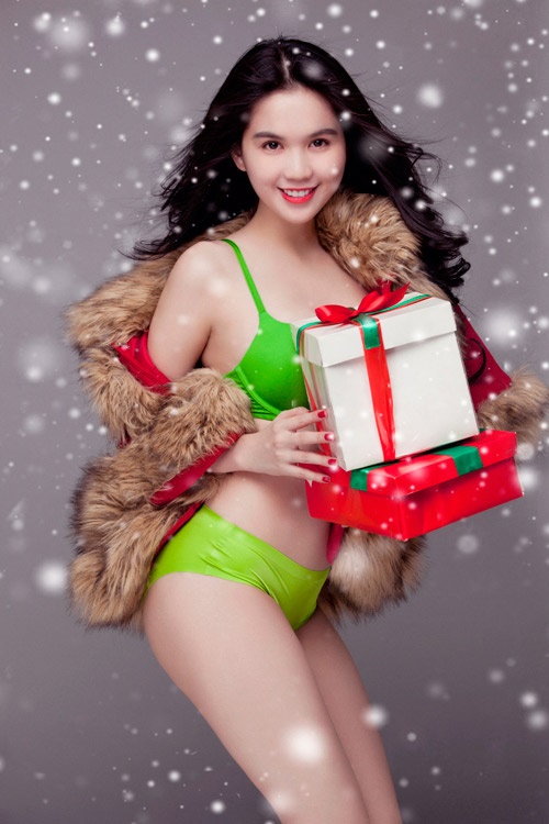 Hình ảnh Ngọc Trinh Bikini mùa giáng sinh nóng bỏng lôi cuốn 8
