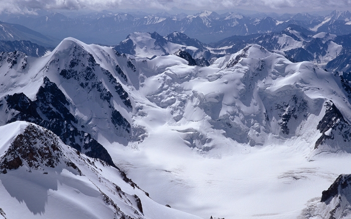 Bộ sưu tập hình ảnh những ngọn núi tuyết băng giá đẹp ấn tượng 6