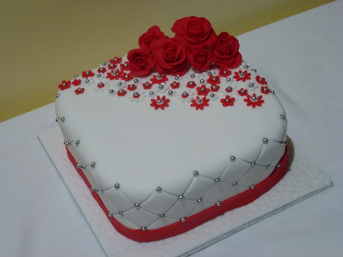 Tuyển tập hình ảnh bánh kem kỷ niệm ngày cưới vô cùng ngọt ngào và ý nghĩa 9