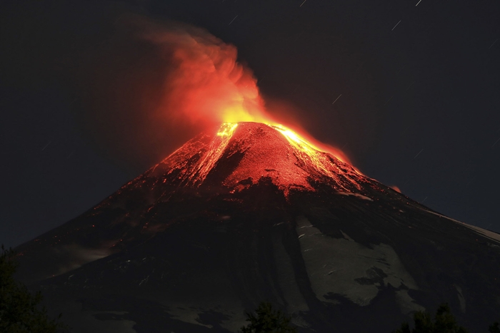 Tuyển tập hình ảnh núi lửa phun trào vô cùng kì vĩ và ấn tượng 4