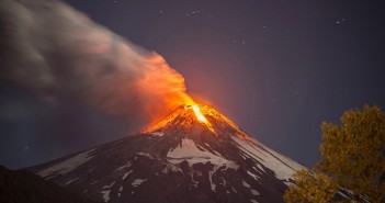 Tuyển tập hình ảnh núi lửa phun trào vô cùng kì vĩ và ấn tượng 7