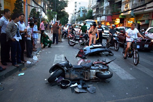 Hình ảnh tai nạn giao thông xe máy mới nhất chết người 12