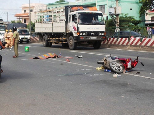 Hình ảnh tai nạn giao thông xe máy mới nhất chết người 5