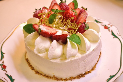 Hình ảnh bánh sinh nhật đẹp lung linh để tặng người yêu ý nghĩa ngọt ngào lãng mạn nhất 13
